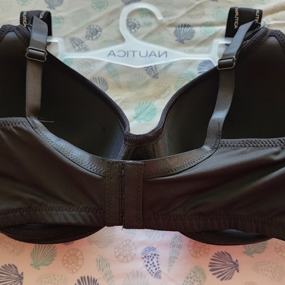 Bras - Picture 4 of 4